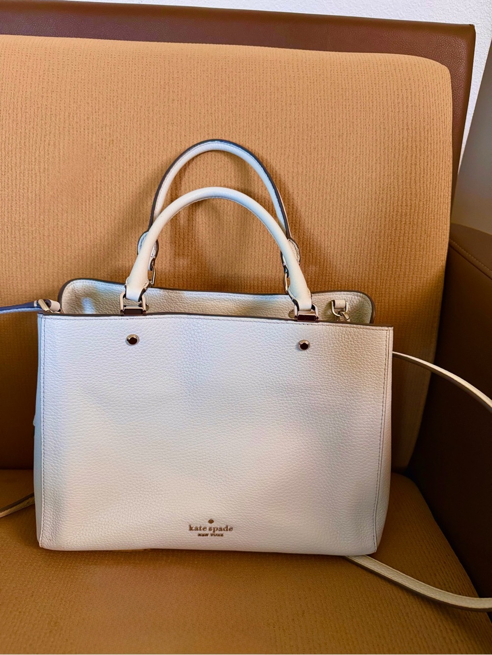 Kate Spade Leila medium in light gray w/silver hardware
